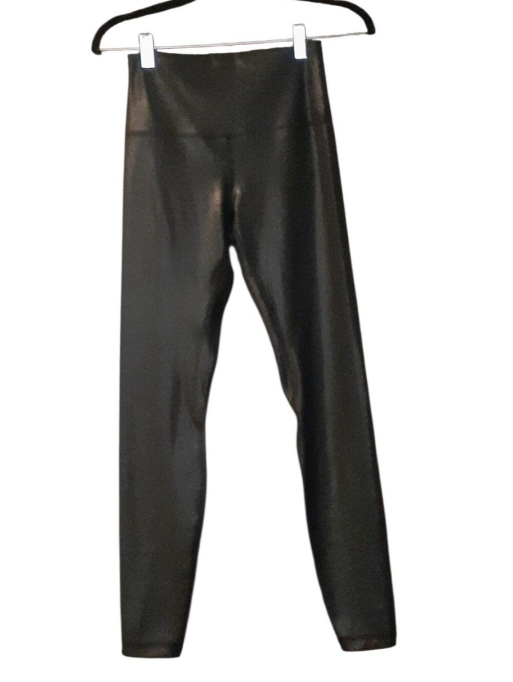 Lululemon Sleek Black High-Waist  Leggings. Size 6